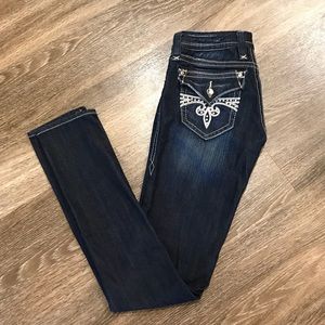 Women’s Rock Revival Sara Skinny Jeans